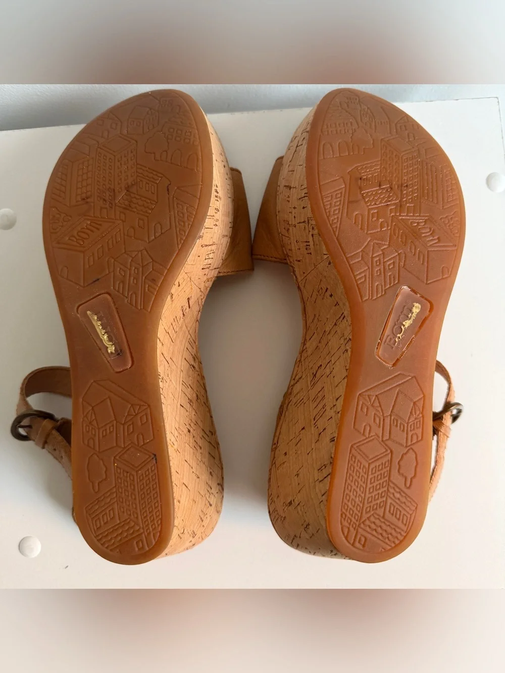 Like new Born Tan Leather Cork Wedge Sandals sz 8
